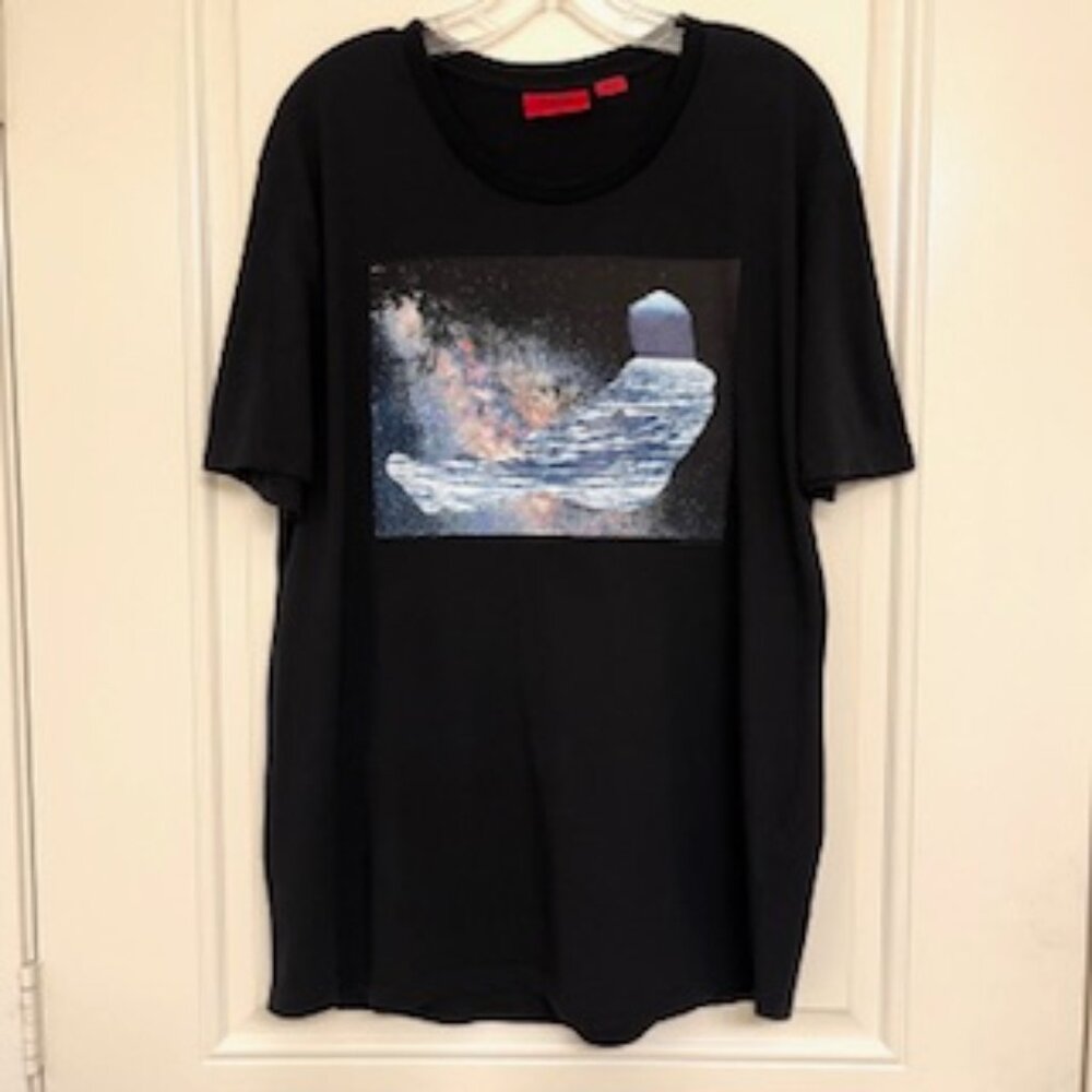 Hugo – Hugo Boss Red Label Crew Neck T-shirt.  XL, 100% cotton.